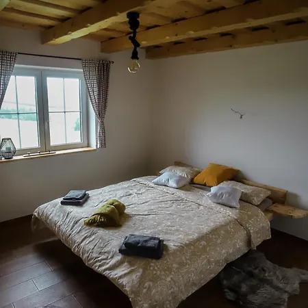 North Lucas Country house Novot